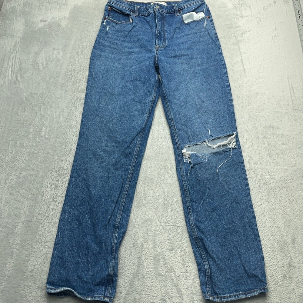 Abercrombie & Fitch Straight Leg Jeans in Medium Blue